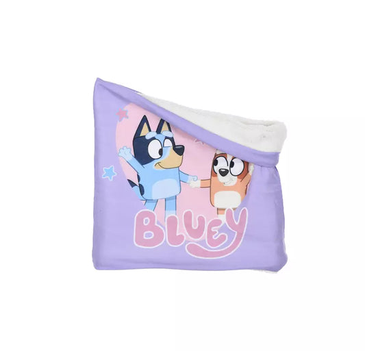 Bluey Colsjaal Lila – Kindercolsjaal met Bluey en Vriendje – Witte Fleece – 3-6 Jaar