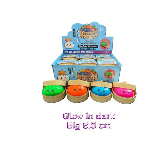 Squishy Dumpling XL glow in the dark 8,5 cm in gesloten doosje kinderspeelgoed