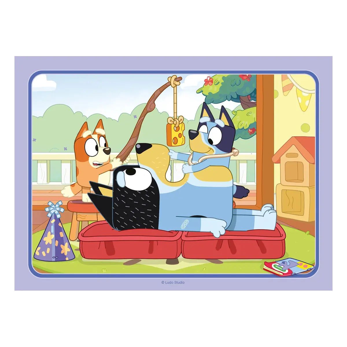 Bluey puzzel van 20 stukjes met een grappig familiespel in de tuin