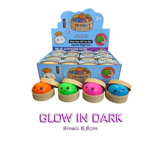 Squishy Dumpling glow in the dark 5,5 cm in gesloten doosje verrassingsspeelgoed