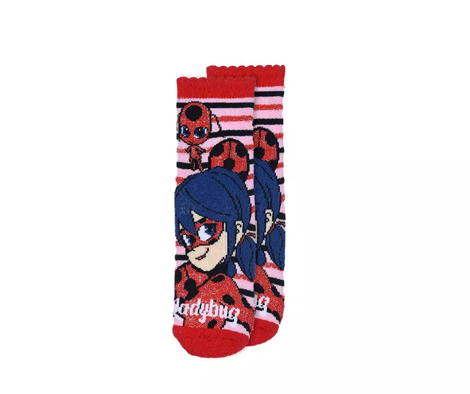 Roze Miraculous Ladybug antislip sokken met streepjes en rode sterretjes. Maten 23/26, 27/30 en 31/34. Zachte katoenen sokken met officiële licentie.