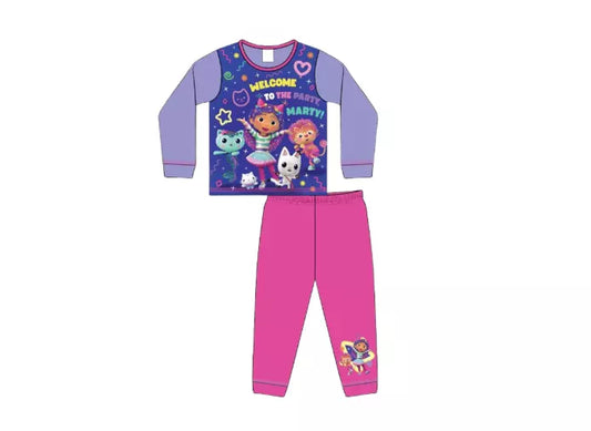 Paarse Gabby’s Dollhouse meisjespyjama met fullprint van Gabby op het shirt en roze broek met Gabby afbeelding. 100% katoen, maten 86–110.
